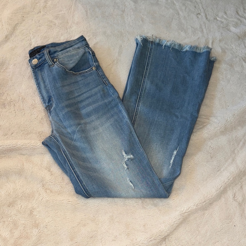 Women’s Distressed straight leg jeans